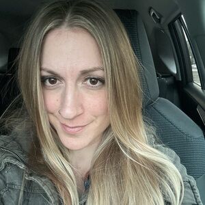 Meet your Posher, Elley